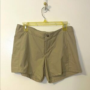 Alpine Women's Beige Cargo Shorts 10